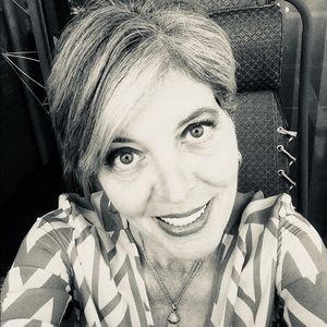 Meet your Posher, Leslie